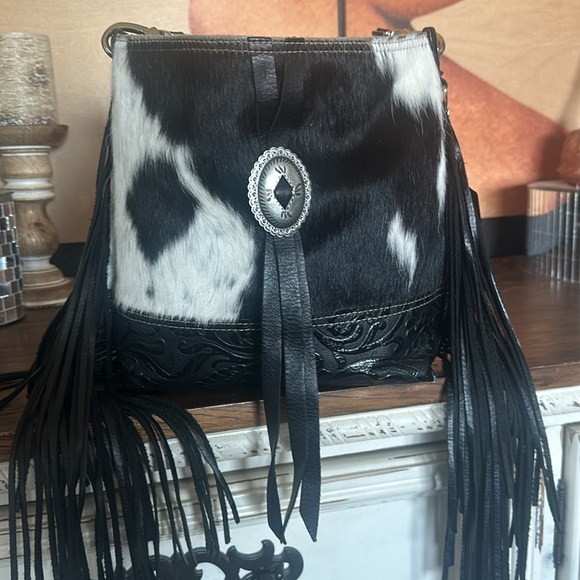✨SOLD✨Mini messenger with concho - Picture 4 of 9